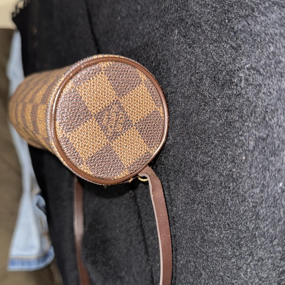 Women’s or Men's Louis Vuitton Damier Ebene pochette Papillon! With COA 10/10!🔥 - Picture 16 of 16